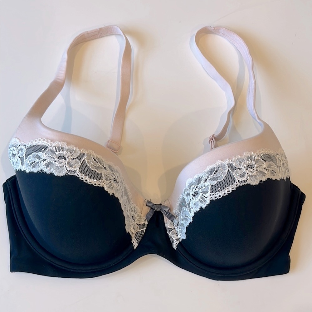 Victoria’s Secret Body by Victoria Lined Embellished Lace Pink Black Demi 34D